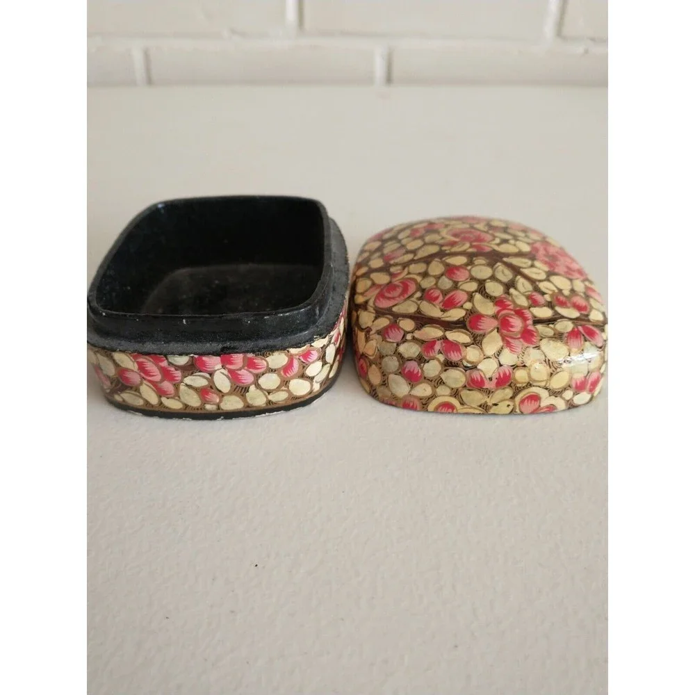 Kashmiri Hand Painted Vintage Trinket Ring Box India Folk Art Lacquered Finish